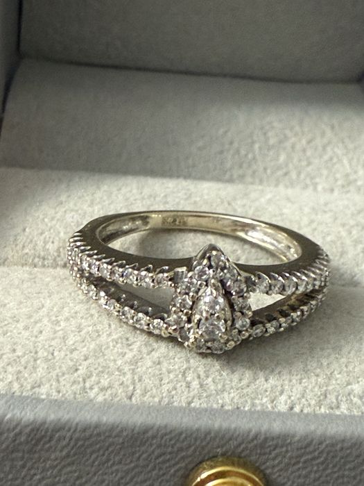 Бриллиантовое кольцо 750 пробы