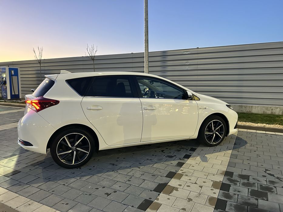 Toyota Auris 1.8 Hybrid | Istoric complet