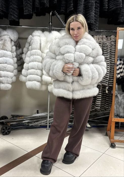 Продам новую шубу песец