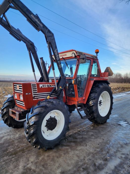 Fiat 85-90 cu incarcator frontal recent adus