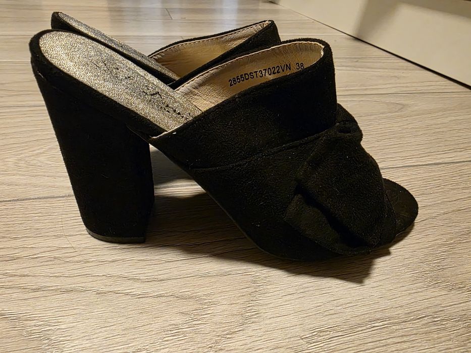 Saboti din piele negri  38