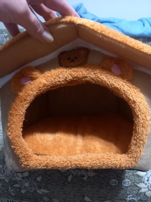 Продам домик для щенка ,либо для котят.