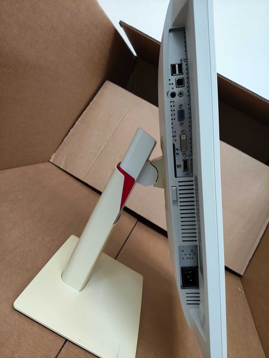 Monitor refurbished grad B Fujitsu B24W-7 24 inch alb