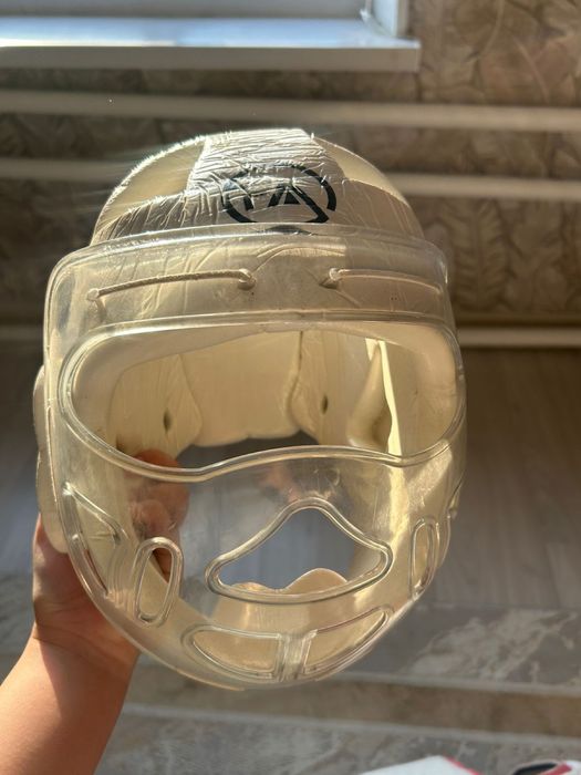 Продаю шлем и протектор для таеквандо