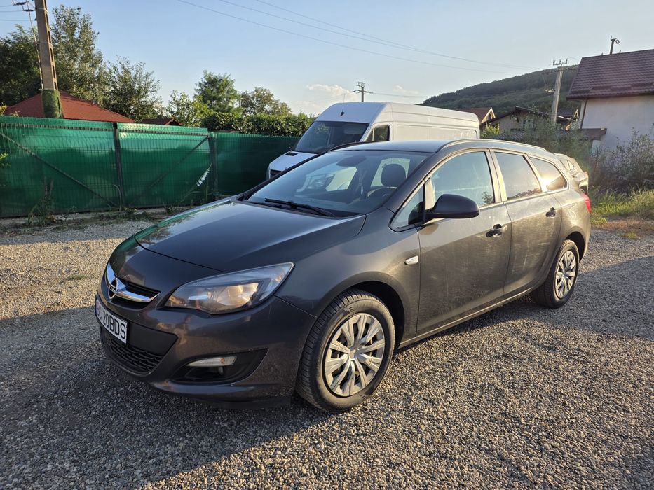Vând Opel Astra J Sport Tourer