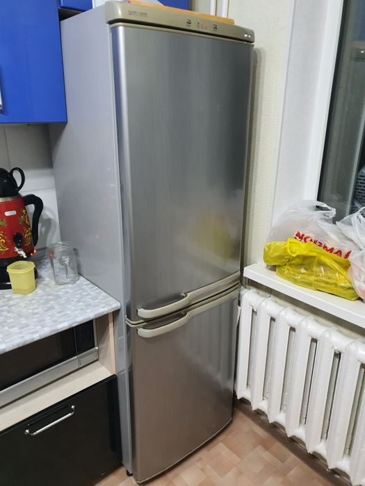 Холодильник б/у в рабочем состоянии.