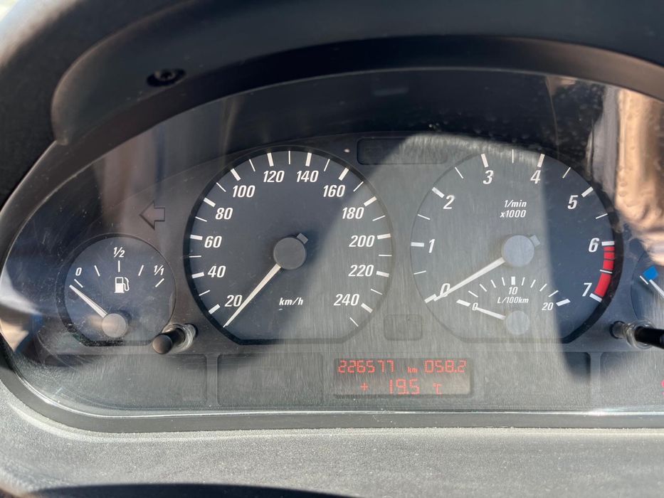 BMW E46 325ci 2002