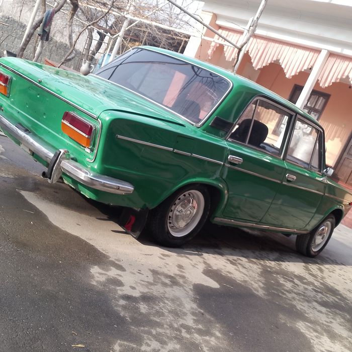 Jiguli 2103 yili 1980yil surochni sotiladi