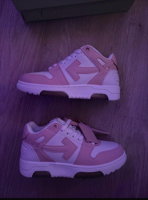 Off White out off office pink