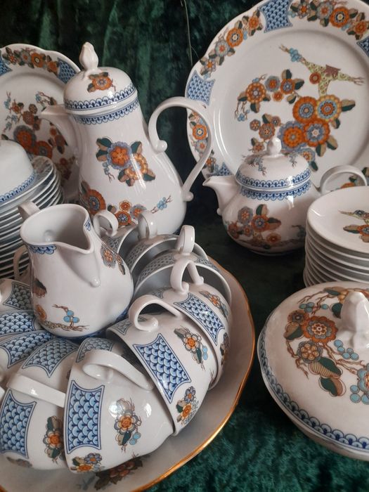 Большой красивый  чайный сервиз на 12 персон .,"КАHLA" , пр-ва ГДР