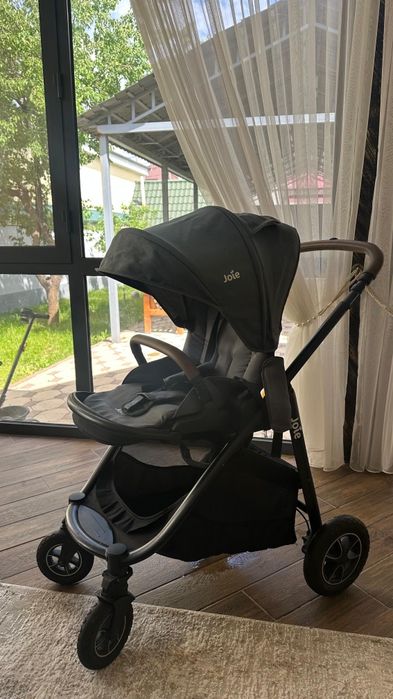 Детское каляска в идеальном состаяние