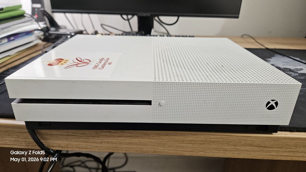Xbox one S 781GB cu DVD reader