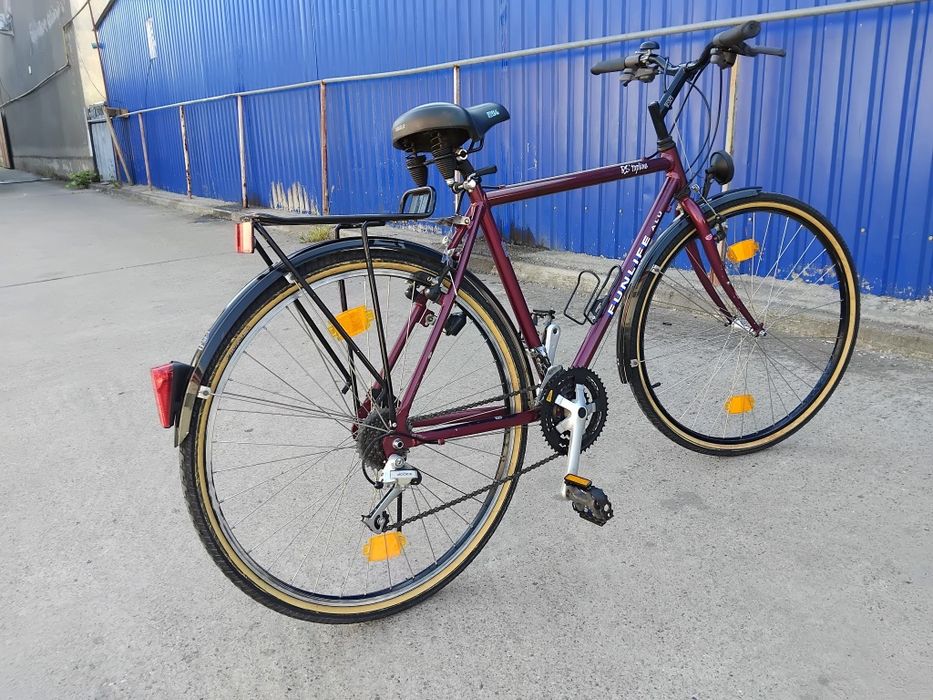Vând bicicleta din aluminiu pentru bărbați