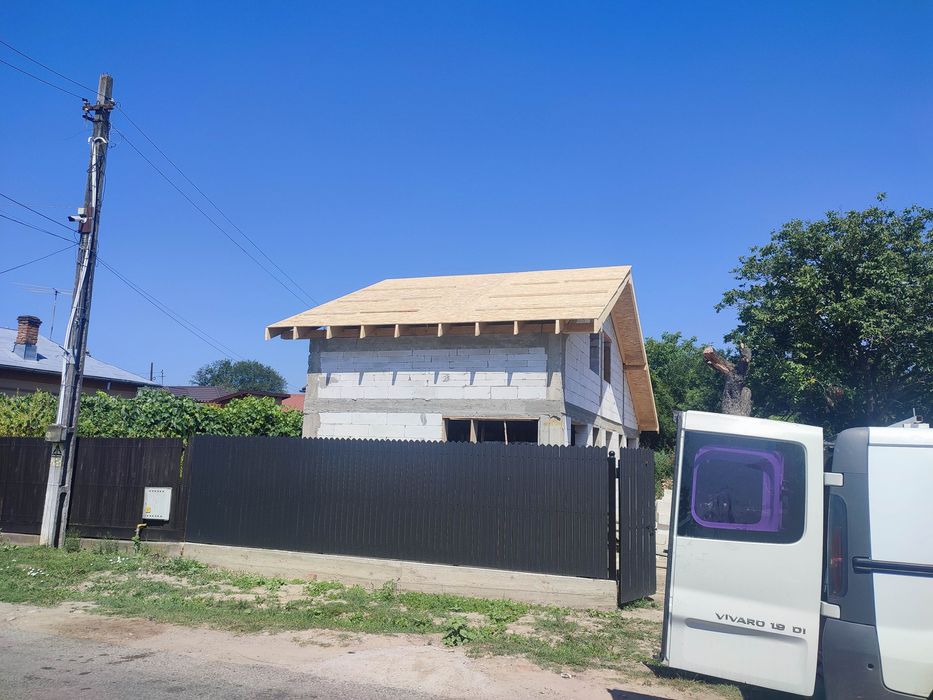 Case la roșu sau la cheie