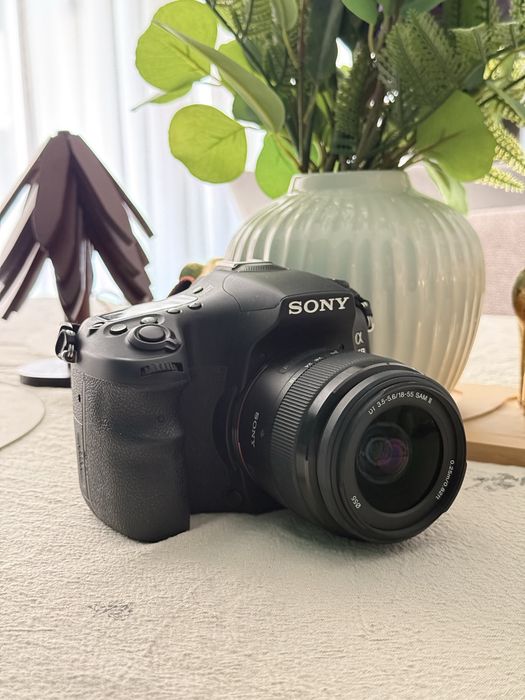 Aparat foto Sony Alpha 68 (ILCA-68) + Obiectiv 18-55mm – Doar 4223 cadre (Ca Nou)