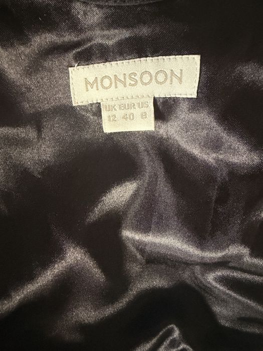 Продам черное кружевное платье.
