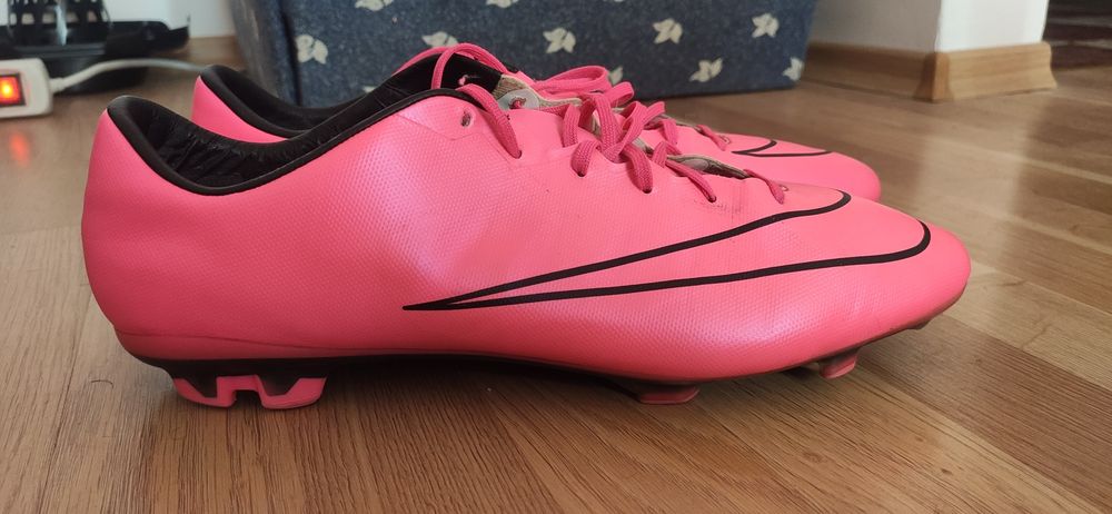 Футболни обувки Nike Mercurial