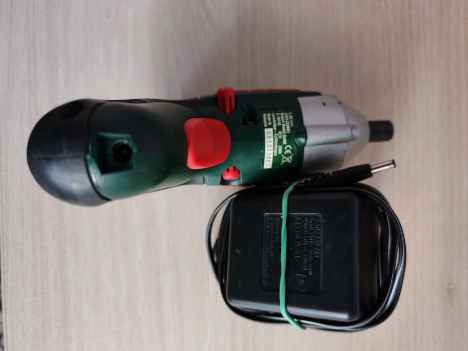 Surubelnita Bosch IXO cu acumulator functionala