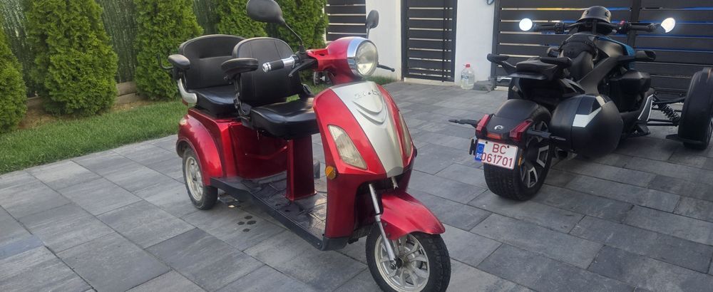 triciclu electric pt doua persoane