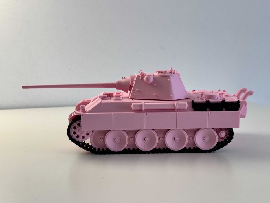 Розовая пантера: Panther F Medium Tank Pz Kpfw V Ausf.F Масштаб 1:35