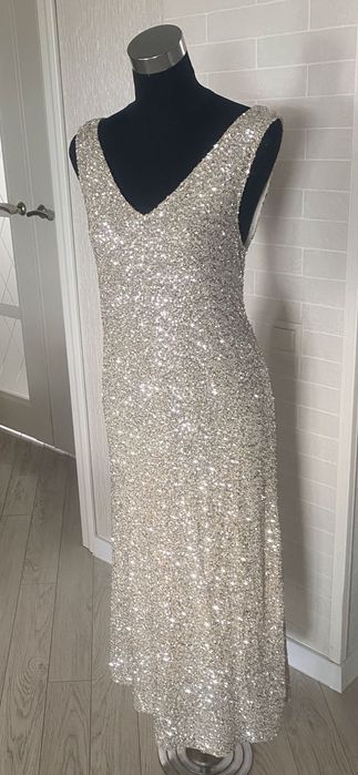 Нарядное  вечернее  платье