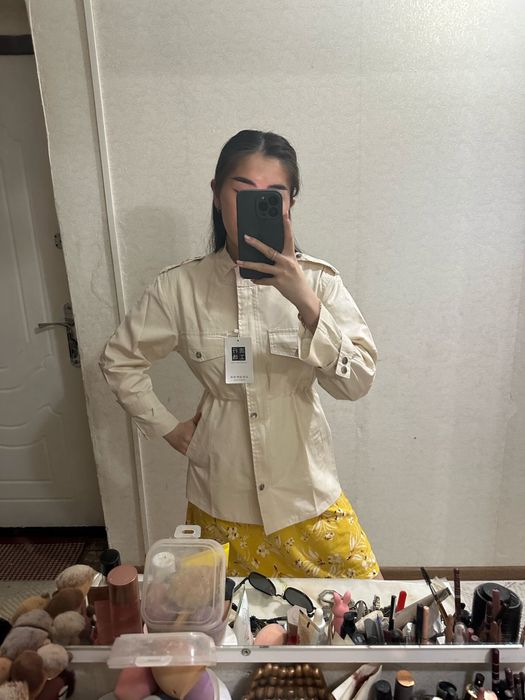 Продаю укороченый тренч