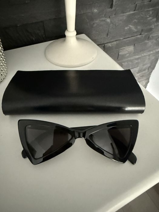 Vand ochelari de soare saint laurent