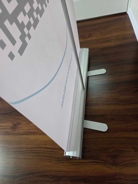 Продам 2 роллер-стойки (Roll-up banner)