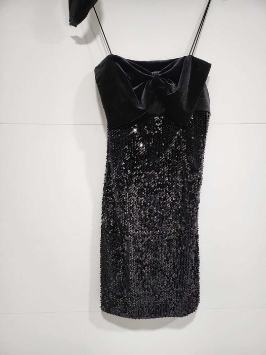 Rochie BERSHKA de party,  scurtă, cu bretele, paiete, M