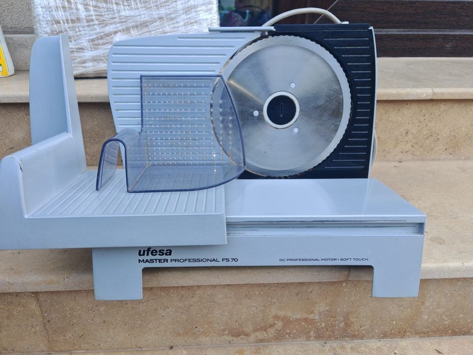 Feliator profesional de mezeluri