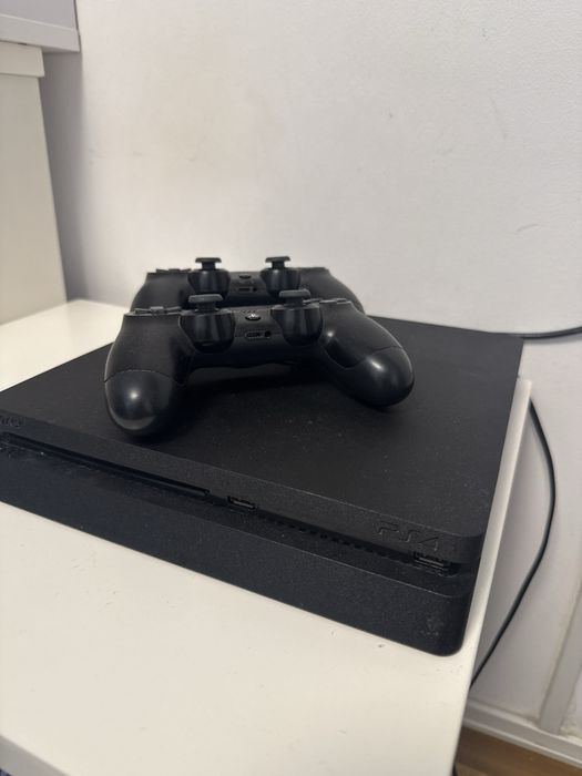 vand playstation 4 capacitate 1 tb