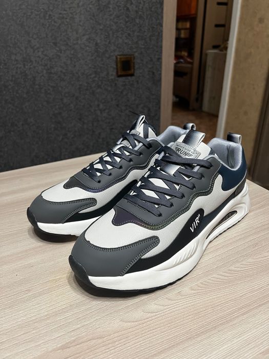 Кроссовки мужские