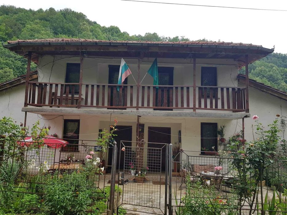 Продава се Къща в с. Бели Осъм, Област Ловеч - 280 кв.м за 251 €/кв.м - Снимка #1