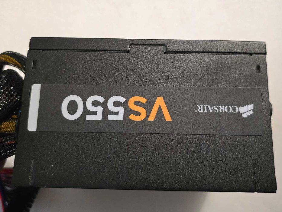 Sursa PC Corsair VS550 550W Active PFC 80 Plus cu 2 x PCI-E 6+2 Pini (8 pin)