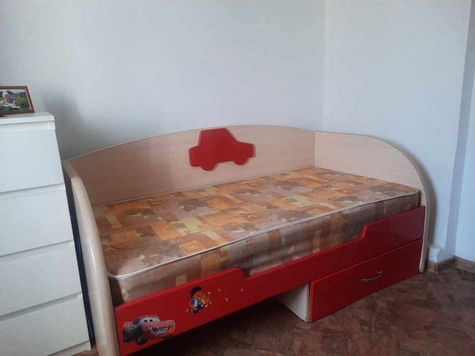 Детская кровать в хорошем состоянии