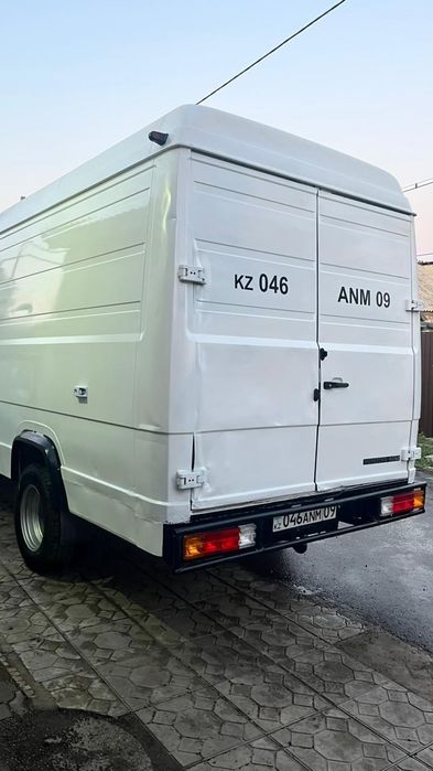 Продам Mercedes 609D