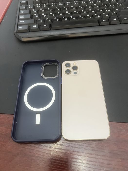 Продам айфон 12 Про