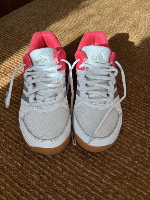 Спортни дамски обувки на Adidas
