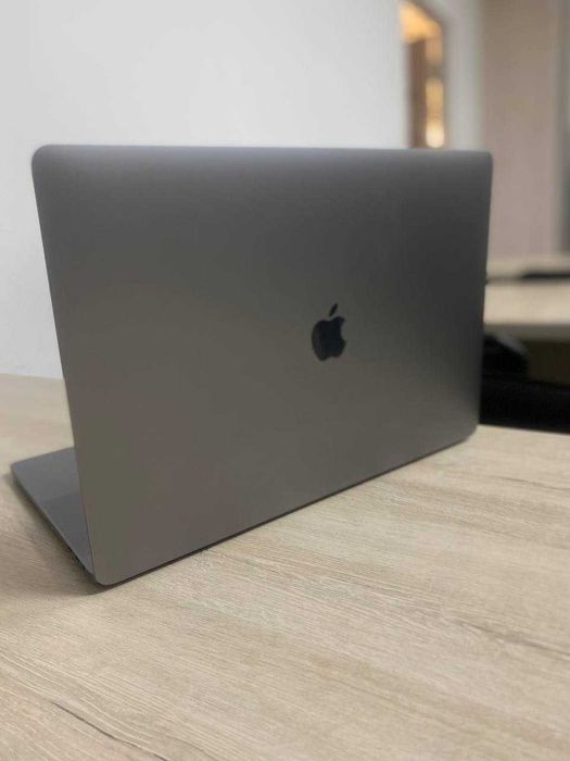 MacBook Pro Srochna Sotiladi