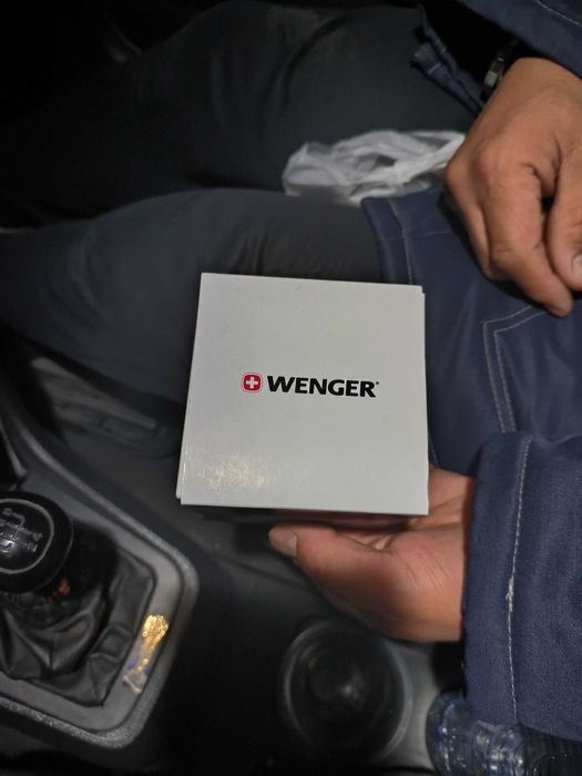 Часы Wenger Швейцария
