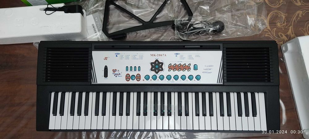 Синтизатор мк 2067 /  5 актава 61 клавиш профисианалная