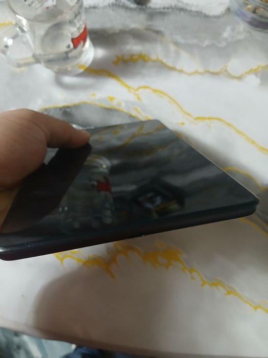 Vând tableta Lenovo