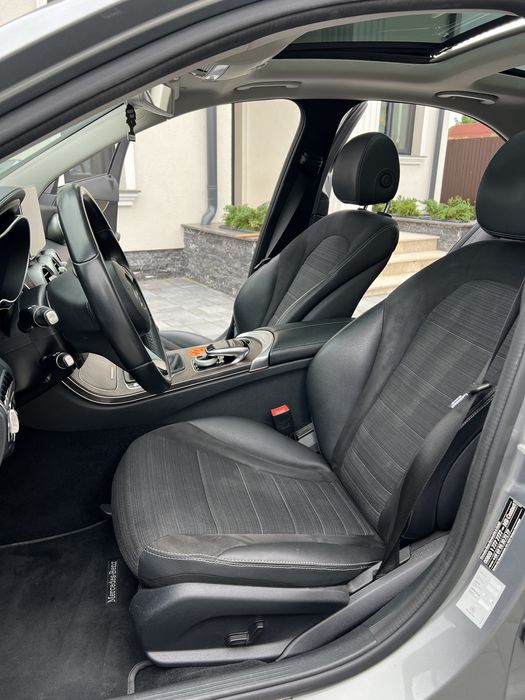 Mercedes-Benz C Class,pachet Amg/Trapa panoramica/Burmester