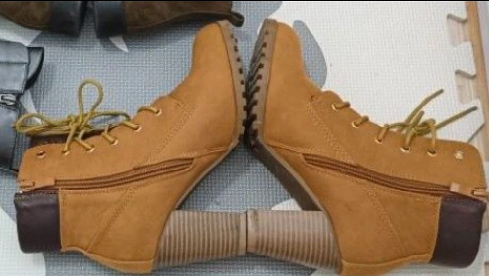 Botine călduroase, Nr 37, branț 24 cm , toc  8 cm