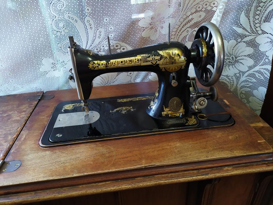Швейная машинка Зингер