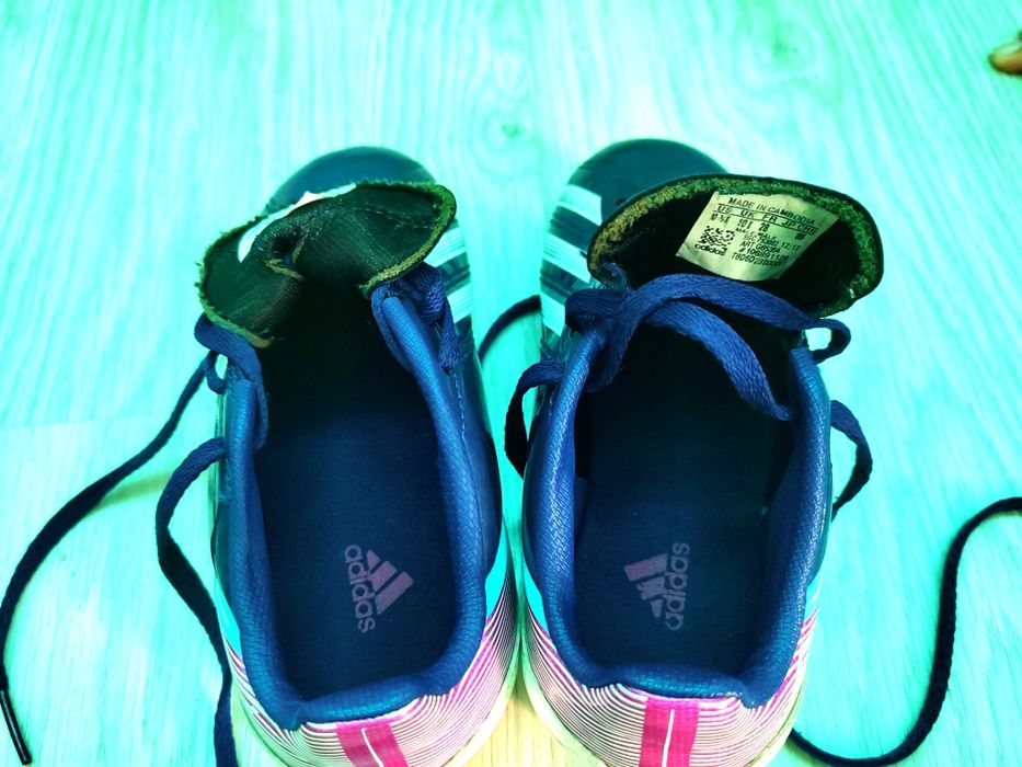 Продам бутсы фирма adidas