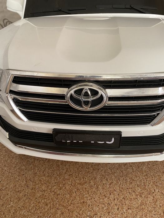 Срочно  детскую  машину  продам