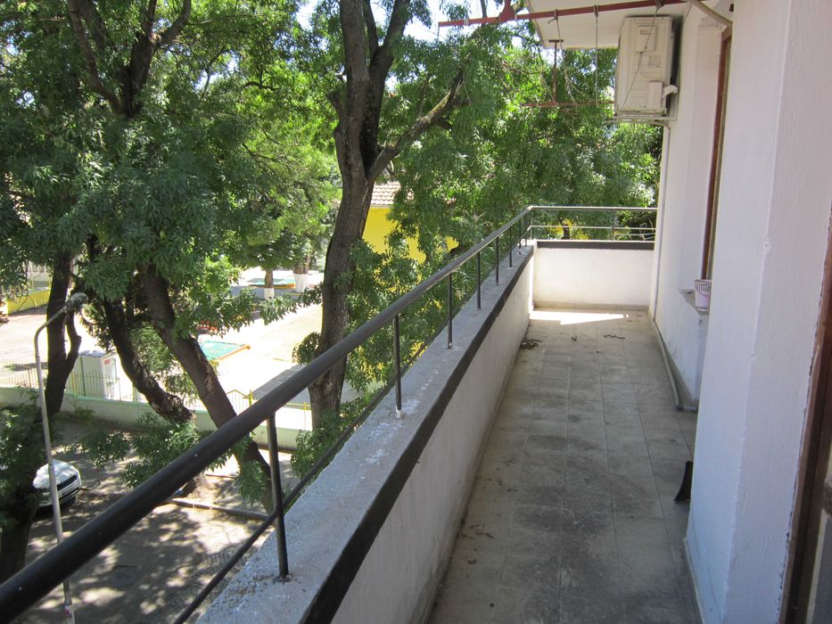 Дава се под наем Двустаен апартамент в Бургас, Възраждане - 85 кв.м за 127.5 € - Снимка #9