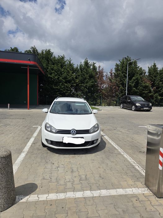 Vând Volkswagen Golf VI