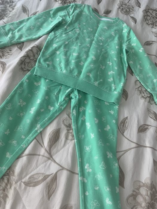 Зелёный костюм 5 лет(110 см)